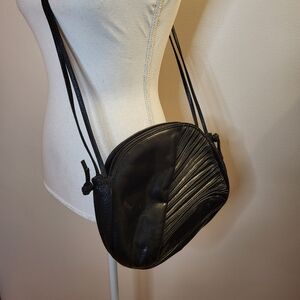 Vintage Sibleys Italian Black Pleated Leather Shoulder Bag 1980s